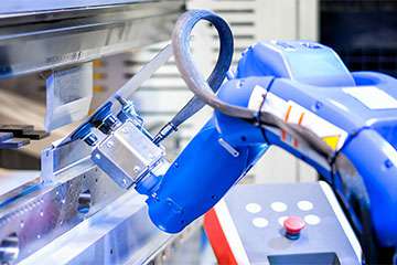 钣金行业资讯-采用机器人钣金折弯，钣金加工行业已经不再需要大批量的尺寸来使用机器人折弯机-半岛手机站·网站登入官网-半岛(中国)